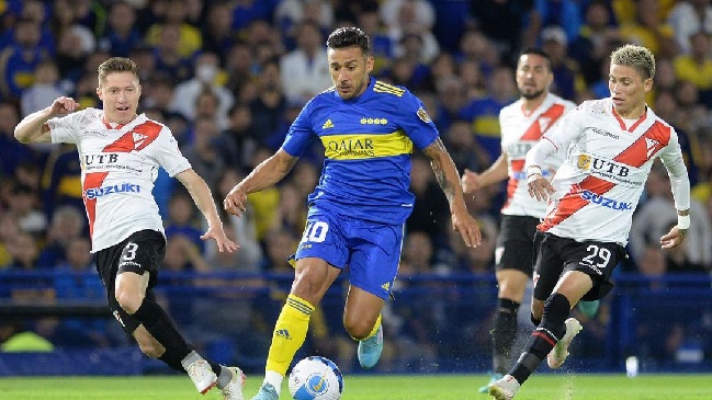 Policía busca a jugador de Boca que atropelló a su esposa tras sorprenderlo con otra mujer en un auto