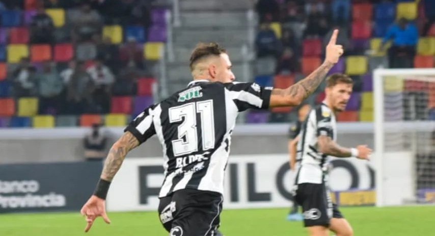 Central Córdoba de Cristopher Toselli rescató un empate en frenético duelo contra Arsenal