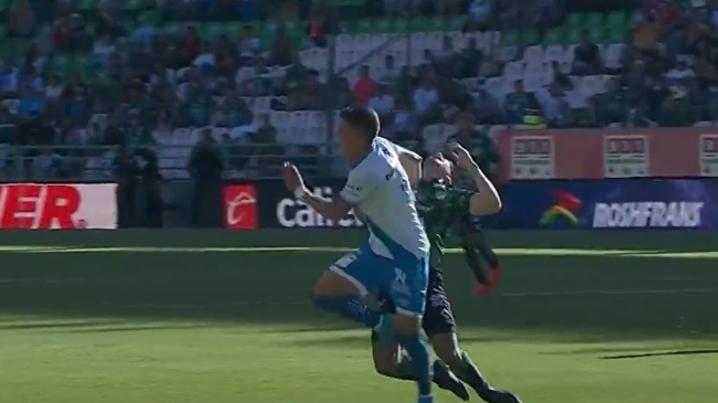 ¡Choque de chilenos! Pablo Parra se fue expulsado en Puebla por un manotazo a Víctor Dávila