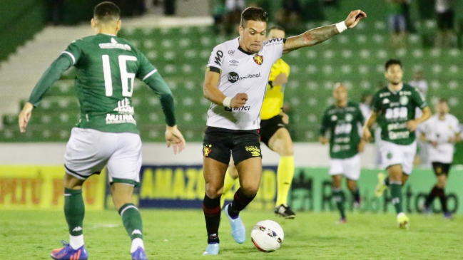 Parraguez se quejó por supuesto penal no cobrado en Brasil: Es repetitivo