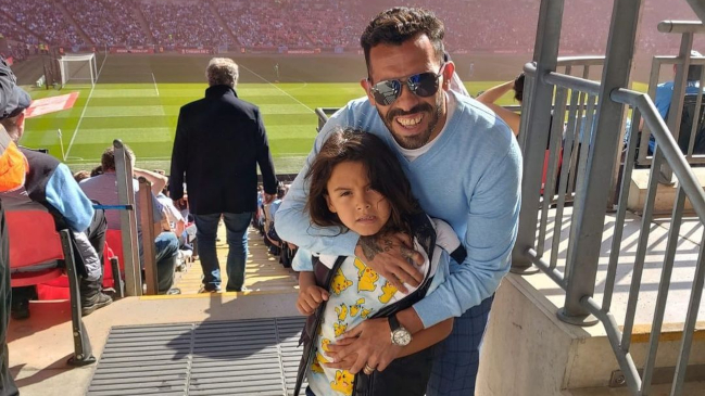 Carlos Tévez fue a Wembley a ver el Manchester City-Liverpool por la FA Cup