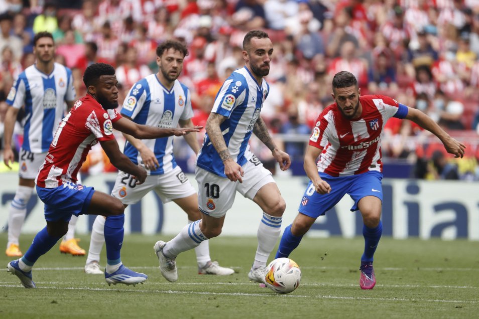 Atlético de Madrid venció a Espanyol con un polémico penal en la agonía