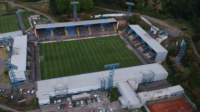 Hincha denunció presencia de ratón muerto en el Estadio CAP