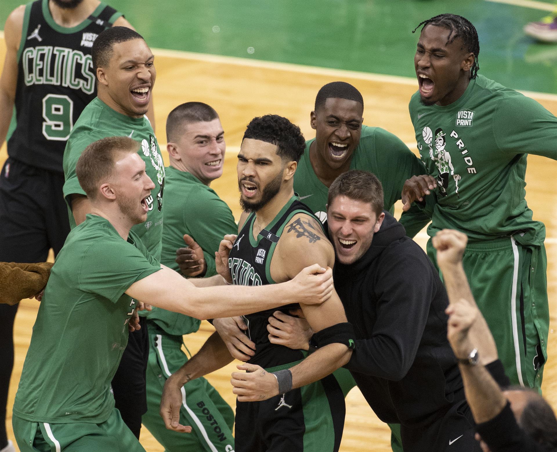 ¡Por un punto! Boston Celtics venció a los Nets con bandeja de Tatum en el último segundo
