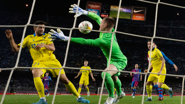 Cádiz logró un gran triunfo en su visita a FC Barcelona y salió de la zona de descenso