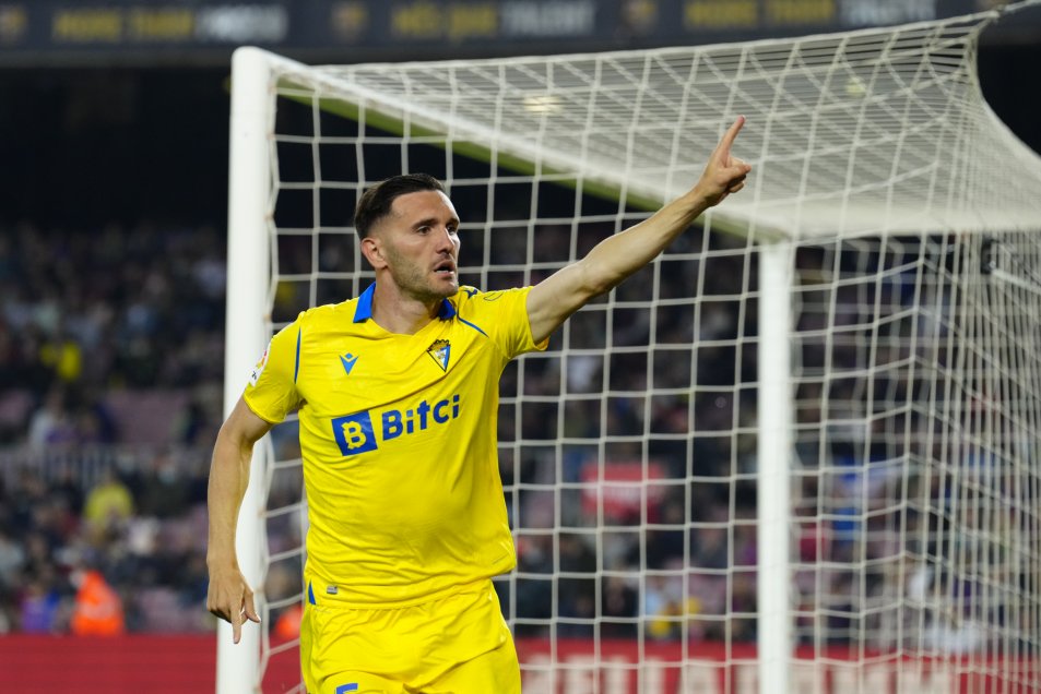 Cádiz amargó a FC Barcelona en Camp Nou y agudizó su mal presente futbolístico