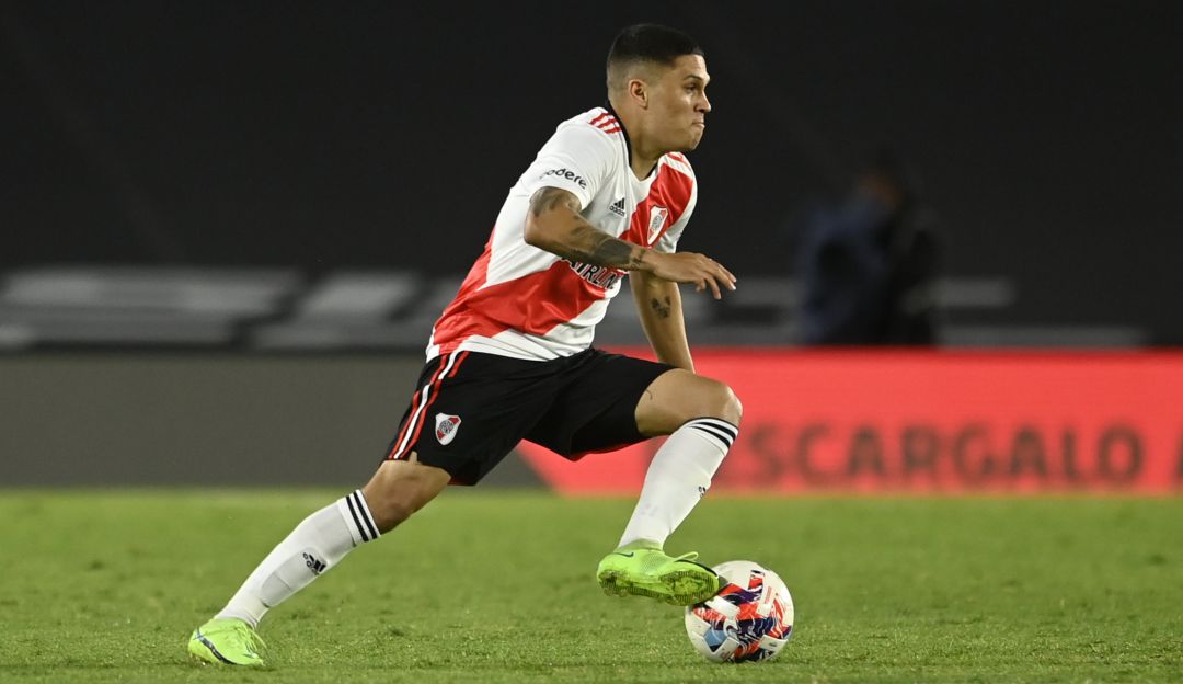 ¿Será baja ante Colo Colo? Juan Fernando Quintero se lesionó y preocupa en River Plate