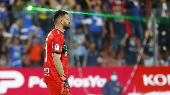 Informe arbitral reportó uso de láseres y desórdenes de hinchas de la U ante Palestino