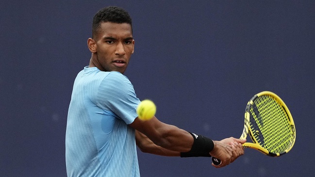 Auger-Aliassime vivió exigido triunfo en su debut en Barcelona