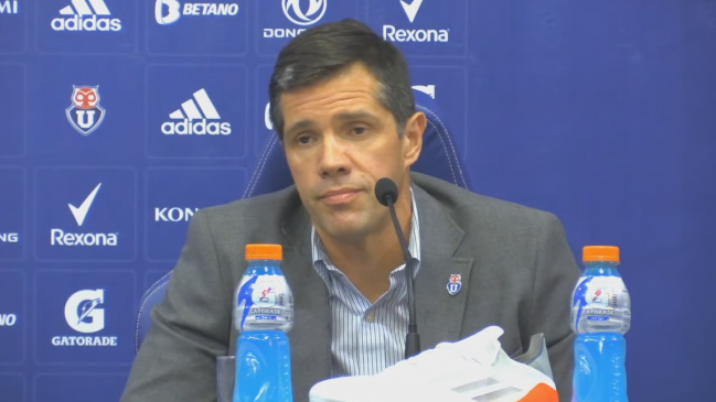 Michael Clark adelantó que se mantendrá al mando de Azul Azul