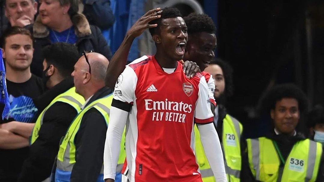 Eddie Nketiah fue figura de Arsenal con doblete en la goleada a Chelsea en Stamford Bridge