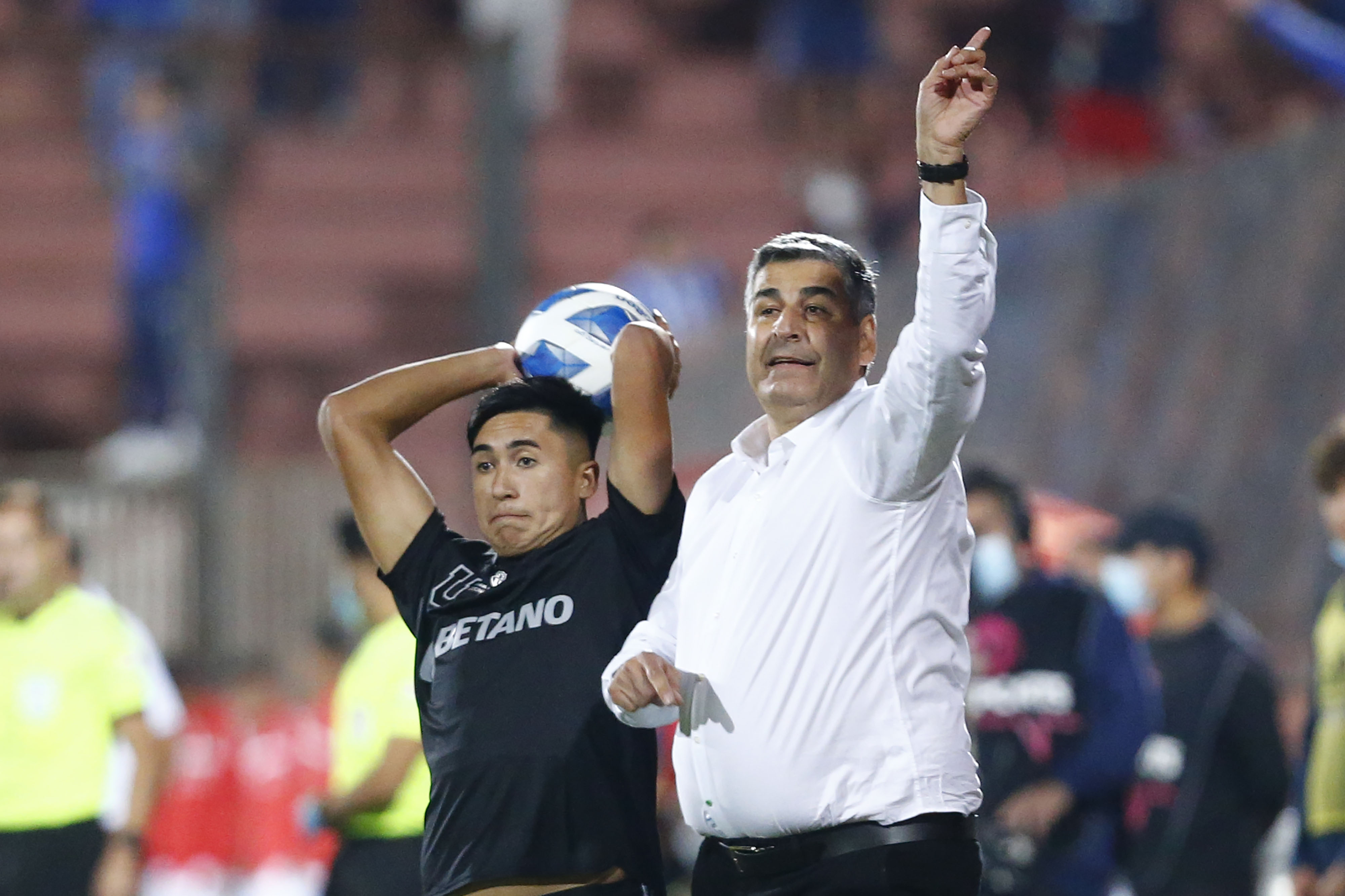 “En la ruta del León”: El espaldarazo de la U a Santiago Escobar