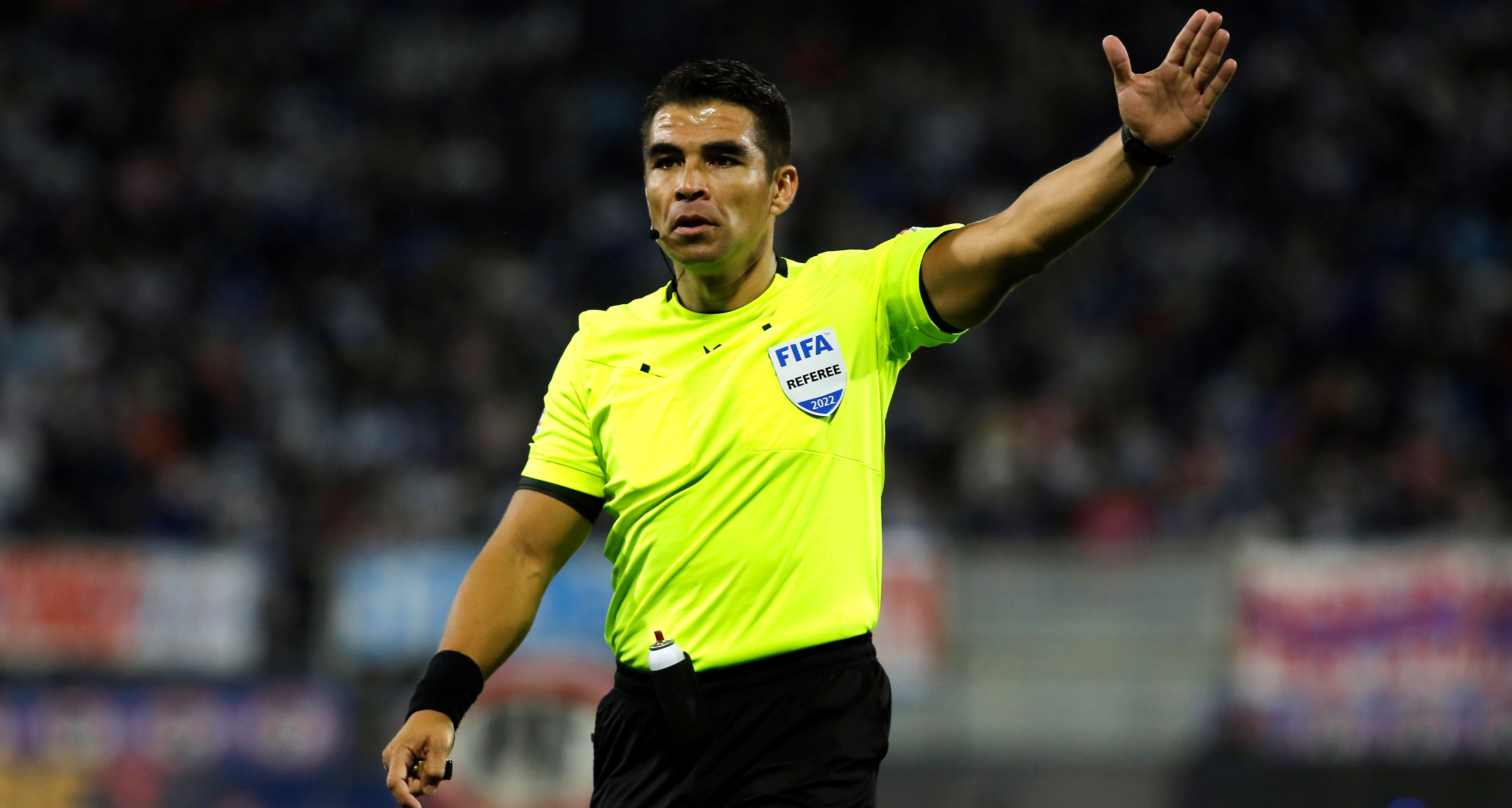 ¿Qué pasó? José Cabero reemplazará a Julio Bascuñán y arbitrará el clásico entre la UC y Colo Colo