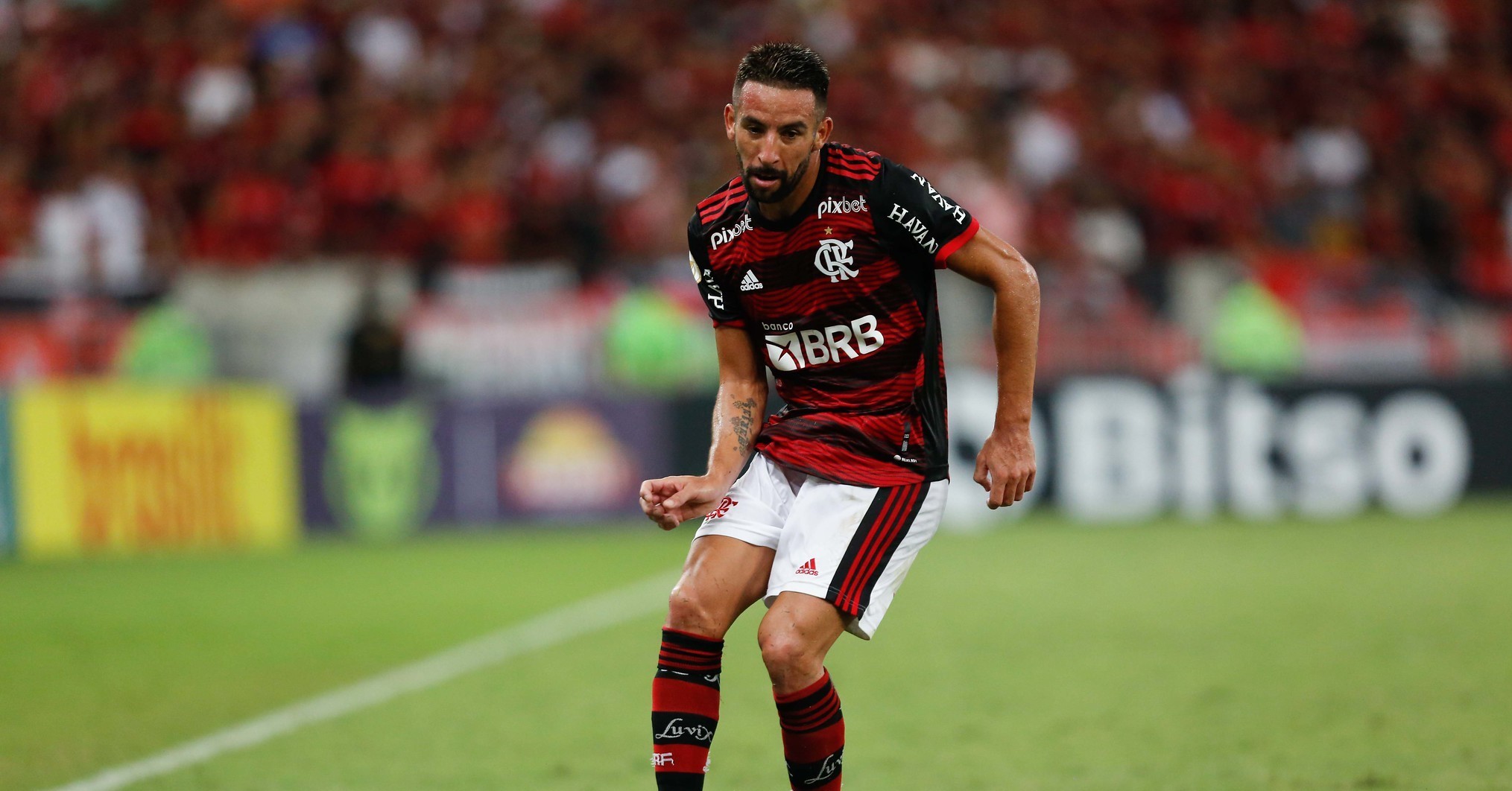 Mauricio Isla fue titular en empate de Flamengo y Palmeiras en el Brasileirao