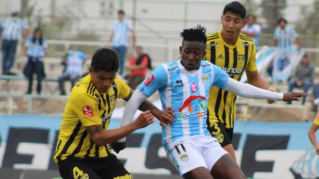 Magallanes venció en el epílogo a Fernández Vial y se mantiene escapado en el Ascenso