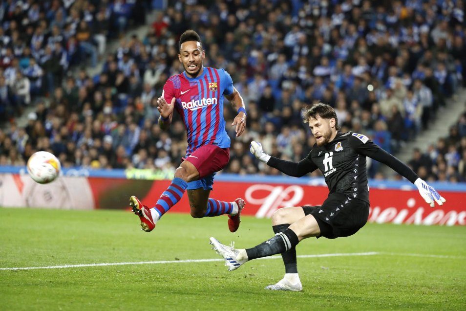 Pierre Emerick Aubameyang comandó el triunfo de Barcelona sobre Real Sociedad en Anoeta