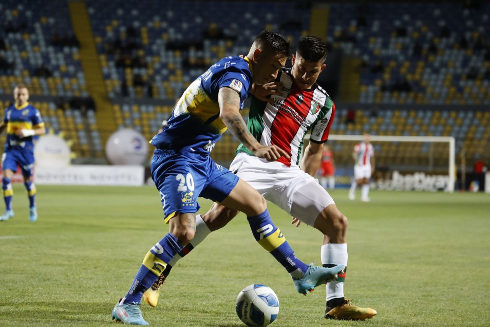 Palestino desaprovechó su superioridad numérica en tibio empate ante Everton
