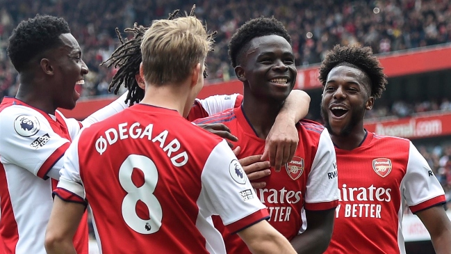 Arsenal ahondó el mal momento de Manchester United
