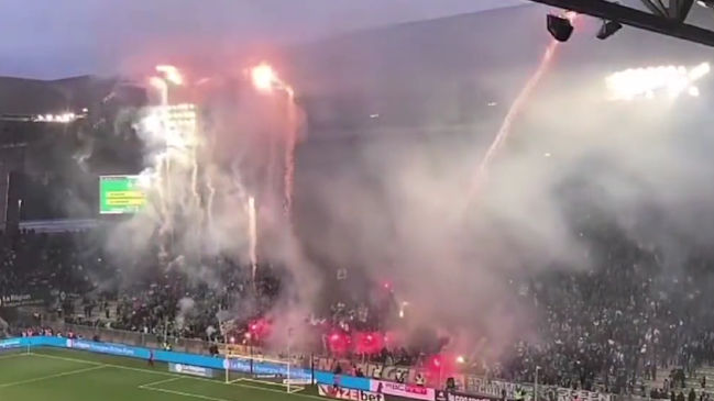 Hinchas de Saint Etienne interrumpieron el duelo con Monaco lanzando fuegos artificiales y bombas de humo