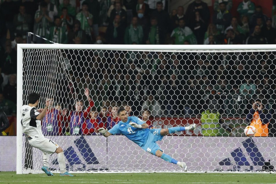 La tremenda actuación de Claudio Bravo en la conquista de Betis en la Copa del Rey