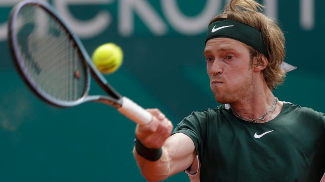Andrey Rublev amargó a Novak Djokovic en la final de Belgrado