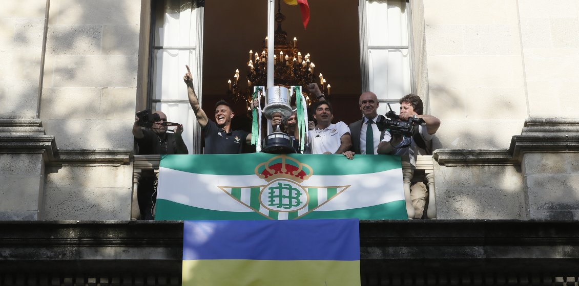 Manuel Pellegrini, Claudio Bravo y Real Betis tuvieron festejo en el “Benito Villamarín”