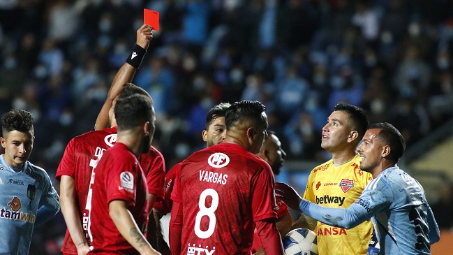 Nicolás Vargas fue denunciado por empujar al árbitro Rodrigo Carvajal