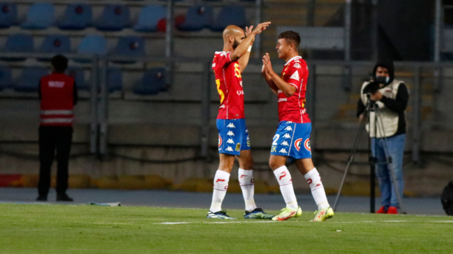 Unión Española busca el liderato exclusivo del torneo en duelo ante Cobresal