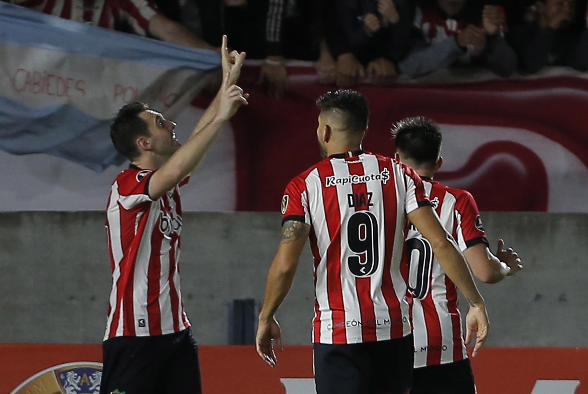 Estudiantes de La Plata derrotó a Bragantino y lidera en soledad el Grupo C de la Libertadores