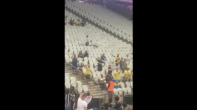 Hincha de Boca fue detenido en Brasil por vergonzosos gestos racistas en duelo con Corinthians