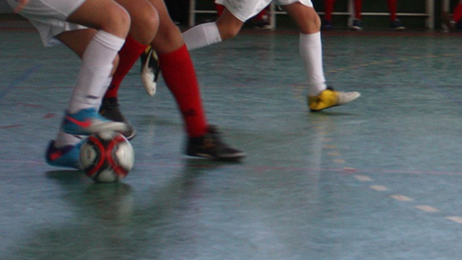 Detienen a entrenador por acoso sexual a menores y pornografía infantil