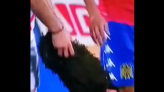 Jugadores de Unión y Cobresal se hicieron virales tras “arreglar” la cancha de Santa Laura