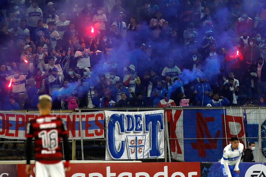 Universidad Católica repudió agresión con proyectil a pequeño hincha de Flamengo