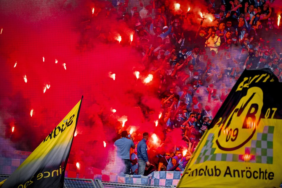 No bastó: Erling Haaland marcó un triplete en sorpresiva derrota de Borussia Dortmund