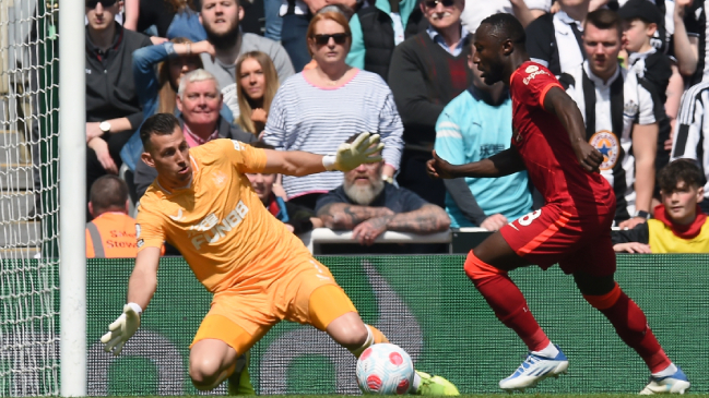 Naby Keita comandó el valioso triunfo de Liverpool sobre Newcastle por Premier League