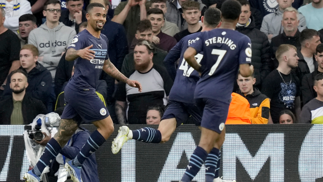 Manchester City goleó a Leeds y recuperó la cima de la Premier antes de la revancha con Real Madrid