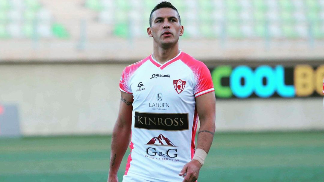 Deportes Copiapó goleó a Fernández Vial con un doblete de Isaac Díaz