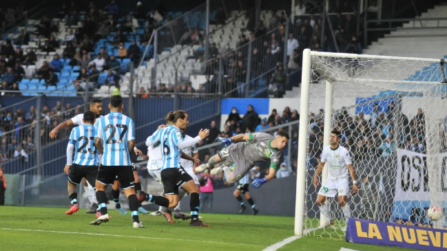 Con Eugenio Mena en cancha: Racing igualó en la agonía ante Banfield y mantuvo su invicto