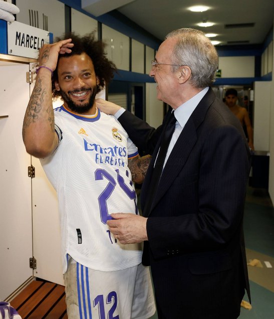 Florentino Pérez felicitó al plantel de Real Madrid en el camarín del “Santiago Bernabéu”