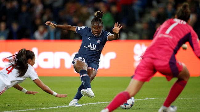 Endler se lució con sólidas tapadas en el triunfo del Lyon sobre PSG por la Champions Femenina