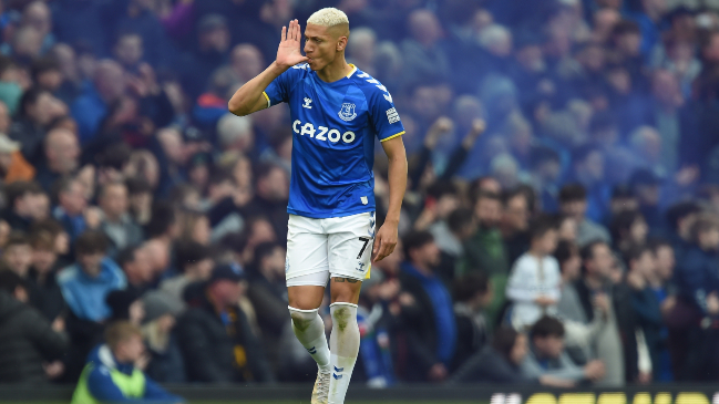 Richarlison le dio un valioso triunfo a Everton sobre Chelsea para acercarse a la salvación