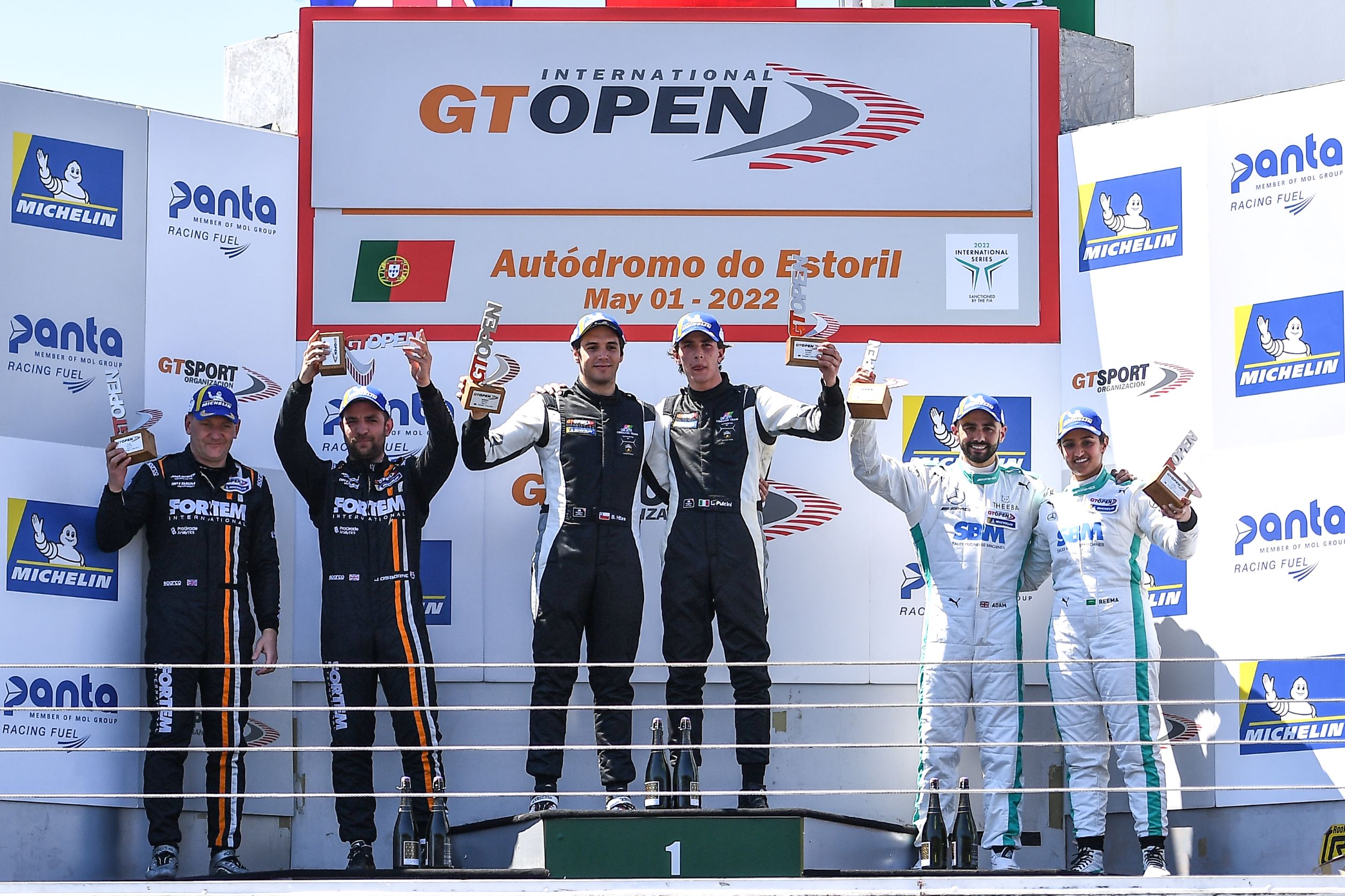 Benjamín Hites conquistó en Estoril un doble triunfo en la primera fecha del GT Open de Europa