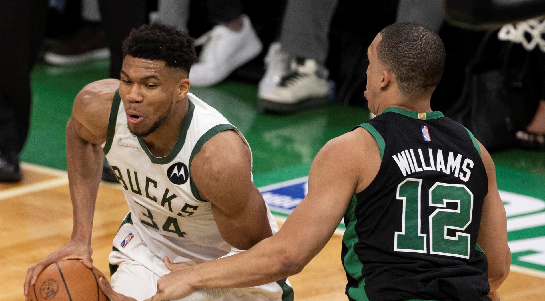 Giannis Antetokounmpo comandó con triple-doble el triunfo de los Bucks ante los Celtics en Boston