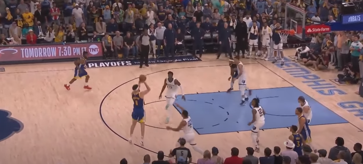Klay Thompson fue clave con un triple para que Golden State batiera por un punto a los Grizzlies