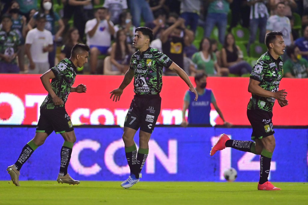 Víctor Dávila y Jean Meneses anotaron en frenético empate de León ante Toluca de Baeza y Huerta