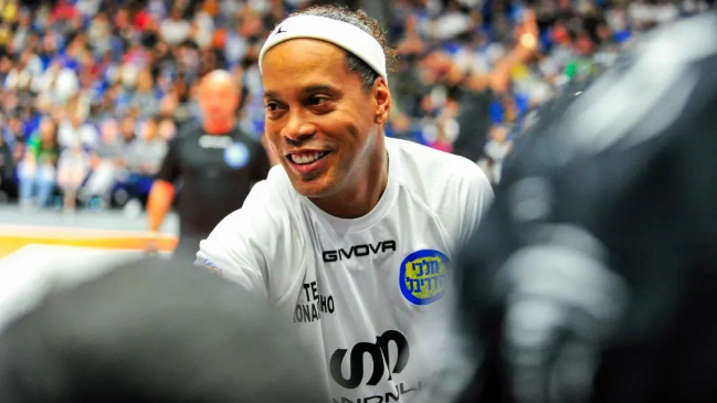 El gran revuelo que causó en Calama el anuncio de Ronaldinho para inauguración de estadio