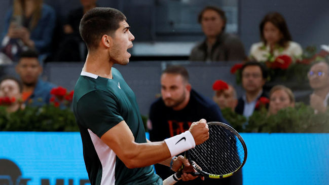 Carlos Alcaraz derribó a Cameron Norrie y se verá las caras con Nadal en cuartos de final en Madrid