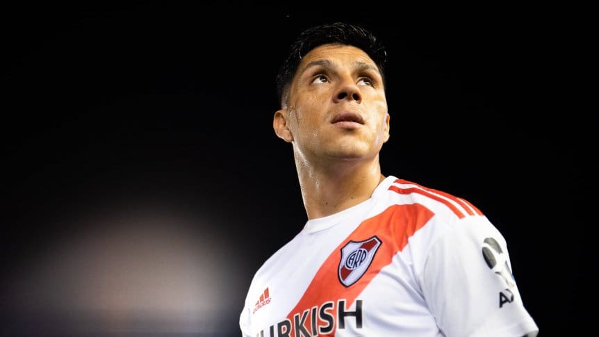 Una buena para Colo Colo: Enzo Pérez quedó suspendido para el próximo duelo de River
