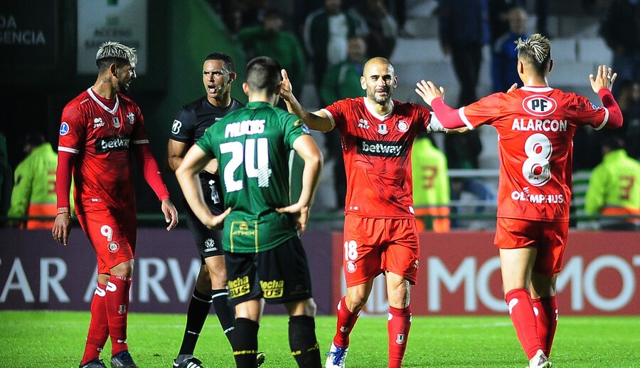 Unión La Calera logró un enorme triunfo sobre Banfield y es líder del Grupo C en Copa Sudamericana