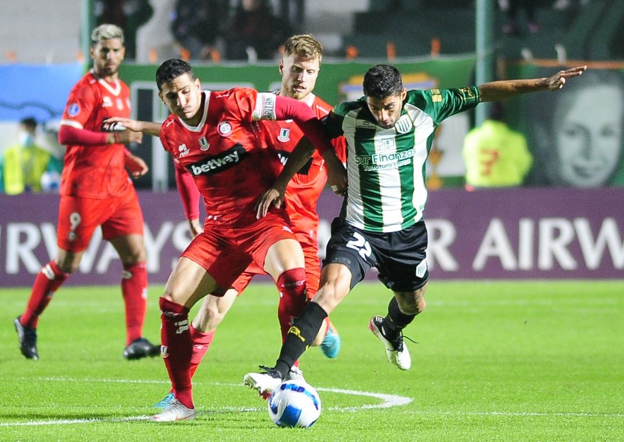 Sebastián Sáez le dio a Unión La Calera el triunfo sobre Banfield con espectacular chilena